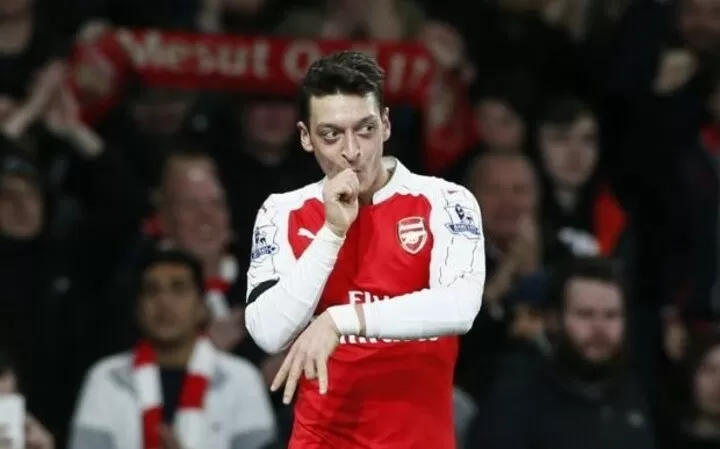 Arsenal Players Salaries 2018 Ozil Becomes Highest Paid Player In