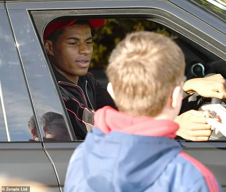 Marcus Rashford Signs Autographs On 21st Birthday At Man Utd Training All Football