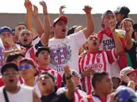 Parálisis cerebral no detiene a aficionado de Chivas