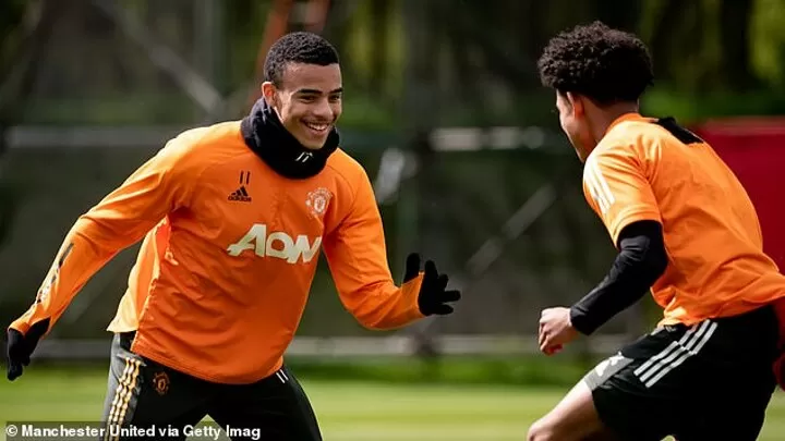 Manchester united aon training kit clearance