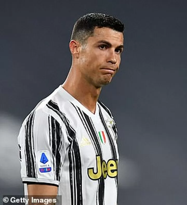 Ronaldo isolated in dressing room as teammates believe he has too