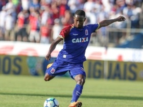 Vasco aposta em divisão de direitos e "vitrine" por promessa do Paraná