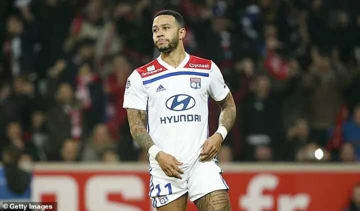 Memphis Depay drops his NEW song on Instagram Live (Still Love Me