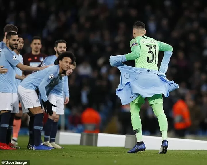 Man City Goalkeeper Ederson Gets Arms Stuck In His Training Jacket All Football