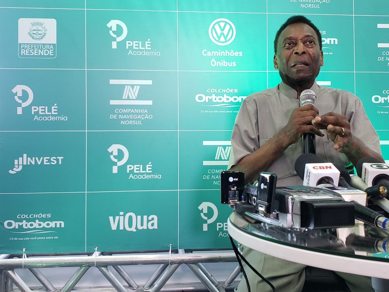 新闻正文 "i didnt speak german but i learned a few english