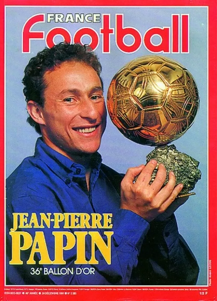 France Football Vintage – Ballon D'Or 1995 N°2594 – George Weah – Édition Originale