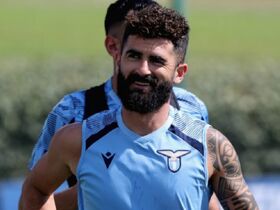 Lío en la Lazio: Hysaj canta el ‘Bella Ciao’ y los ultras entran en cólera