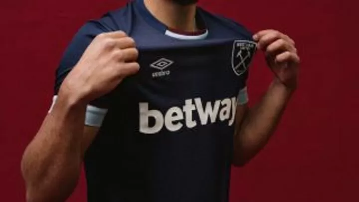 West ham top new kit 2021