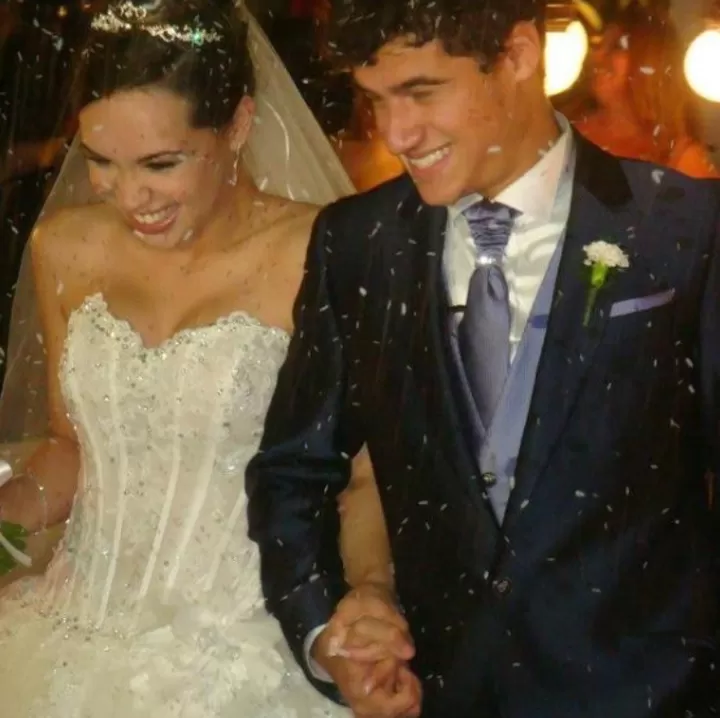 How Coutinho And Doting Wife Aine Have Become Barca S Great Love Story All Football
