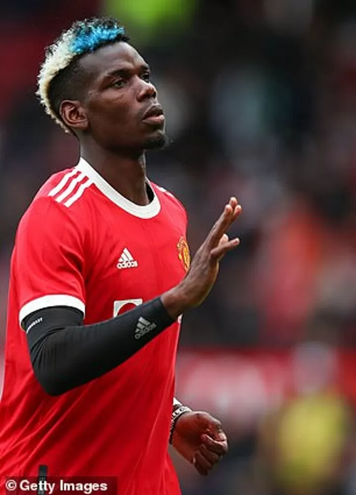 Man Utd stars 'desperate' for Paul Pogba to stay with Frenchman