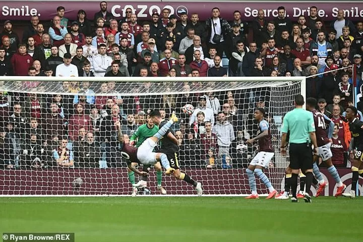 Dele Alli of Tottenham Hotspur in action versus Manchester United