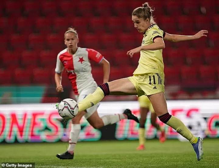 Vivianne Miedema hits the century mark for Arsenal as Gunners thrash Slavia  Prague to reach Champions League - Eurosport