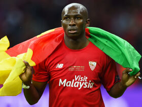 Cameroon midfielder Mbia returns to China
