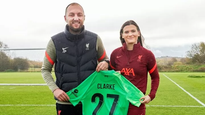 Liverpool Women sign goalkeeper Charlotte Clarke