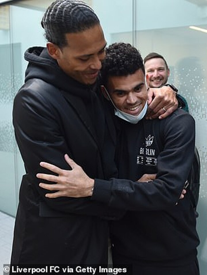 Liverpool: Luis Diaz greeted by Virgil van Dijk and Andy Robertson upon  arrival at Melwood