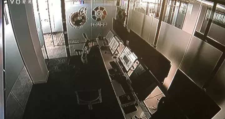 Cameras cut to VAR room during Valladolid vs Real Madrid, but it was EMPTY|  All Football