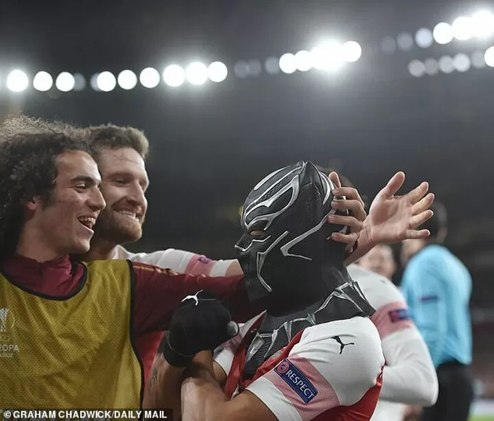 Aubameyang Dons Black Panther Mask With Wakanda Forever Gesture All Football