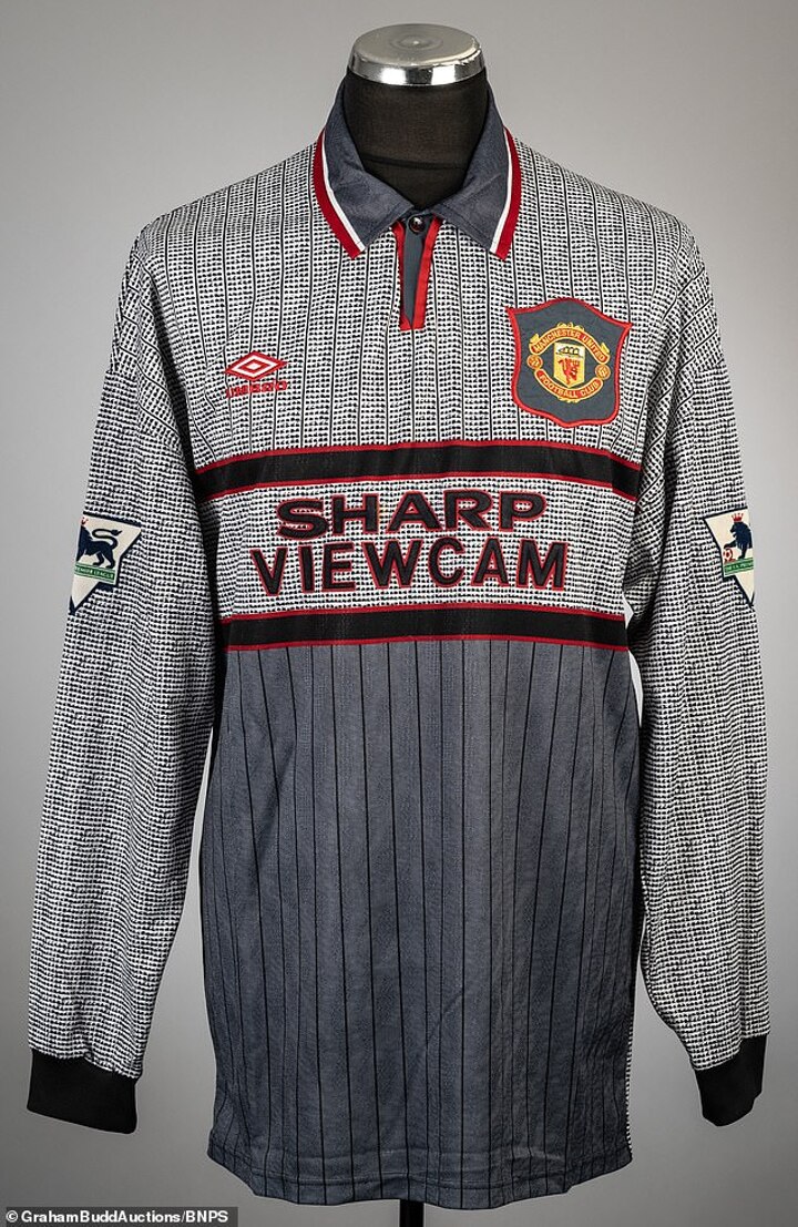 Manchester united grey kit 1995 top