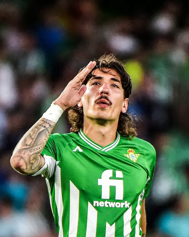 Real Betis star reveals Hector Bellerin wants to quit Arsenal to return as  club considers CROWDFUNDING transfer