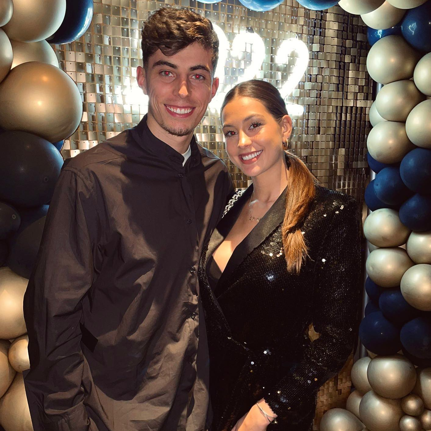 Loved-up Chelsea star Kai Havertz kisses girlfriend Sophia on beach ...