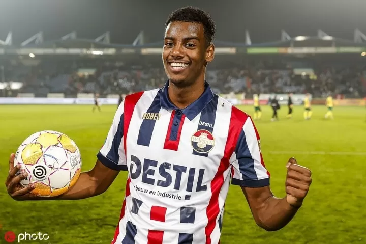 Barcelona Back In The Hunt For Dortmund Loanee Alexander Isak All Football
