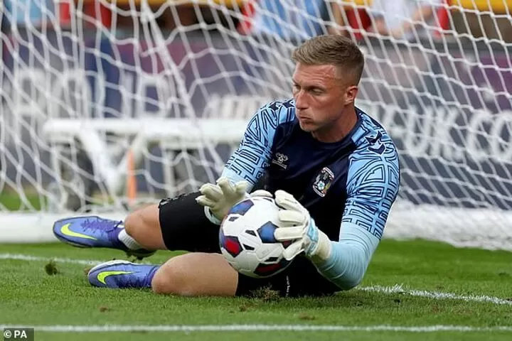 Scott Parker wants Coventry City goalkeeper Simon Moore to compete with  Mark Travers at Bournemouth| All Football