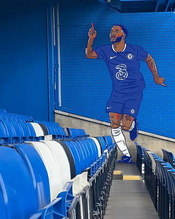 Chelsea unveil a mural for new signing Raheem Sterling at Stamford Bridge|  All Football