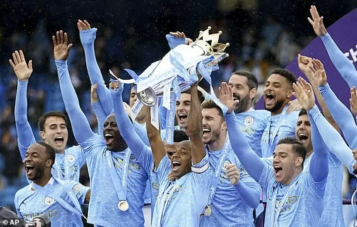 Manchester City 2021-22 team photo revealed!