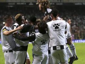 El Sporting no puede con el Boavista (2-1)