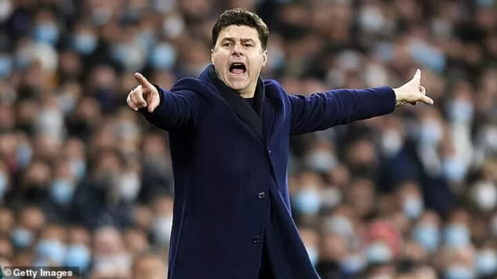 Football managers top out of work