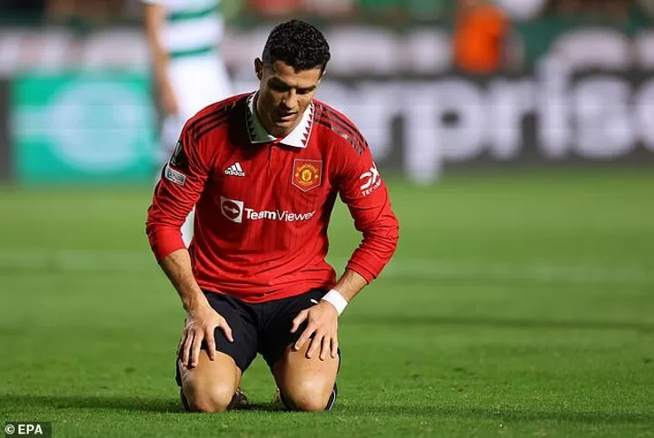 Cristiano Ronaldo to stay with Man United