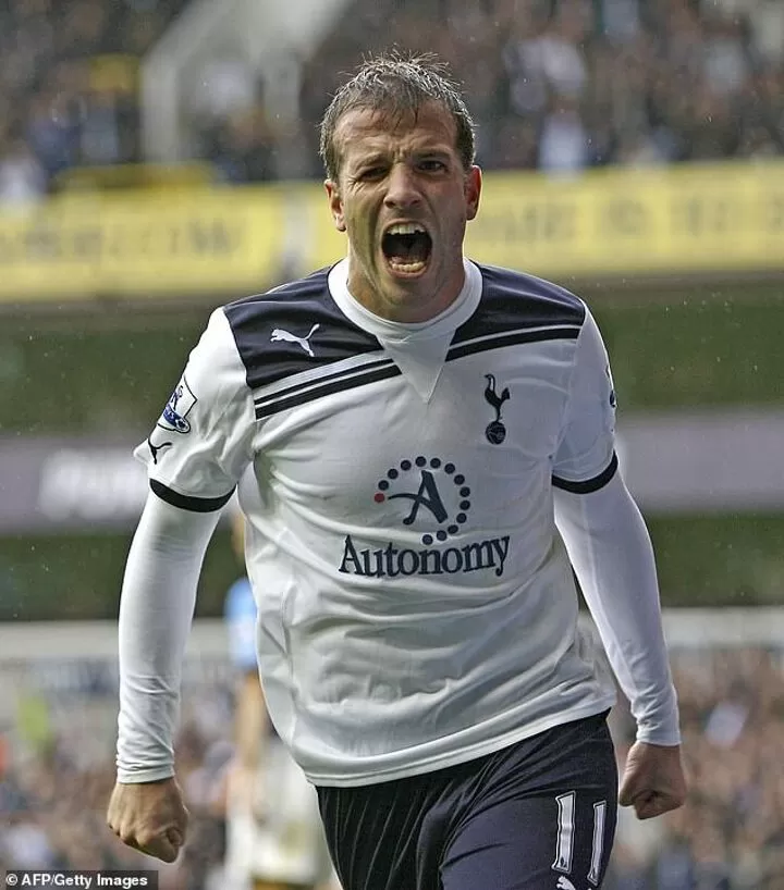 Van der outlet vaart tottenham shirt