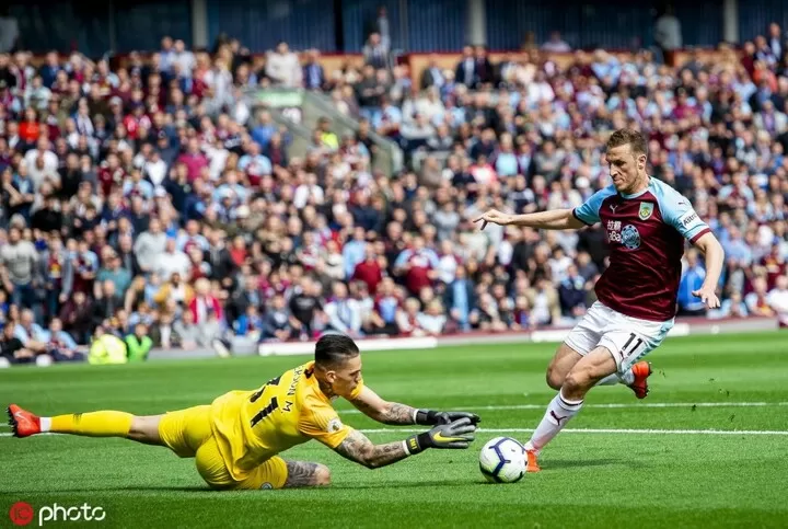 Burnley 0 1 Man City Aguero S Winner Sends Unstoppable Citizens Back To Top All Football