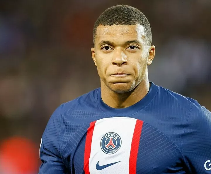 Kylian Mbappe prepared to sit out entire season and leave Paris St