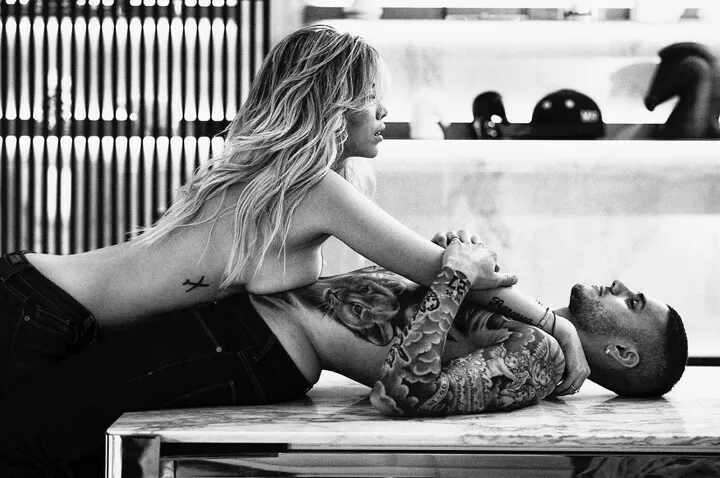 Icardi Poses Naked For Picture With Wanda All Football