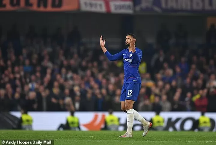 Fans react angrily to Sarri's decision to sub Ruben Loftus-Cheek ...