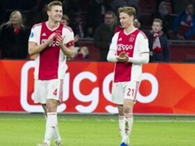 De Jong y De Ligt se juegan el pase en la casa de Cruyff