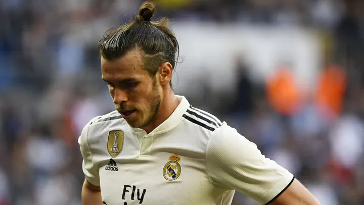 Bale urged to consider Man Utd as he 'won't win Real Madrid war'| All  Football