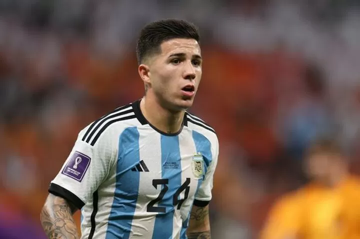 Manchester United must not allow 100m Argentina star to join