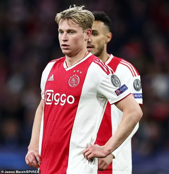 Fans Compare Frenkie De Jong To Kaka After His Powerful Run Earns Ajax Penalty All Football