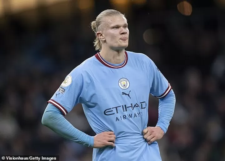 Arsenal to pip Man City to Premier League title say