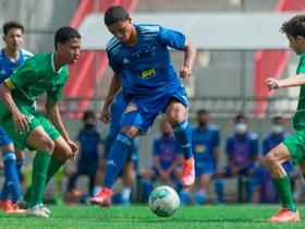 Ronaldinho's son makes his Barca U19 debut vs. Manchester United