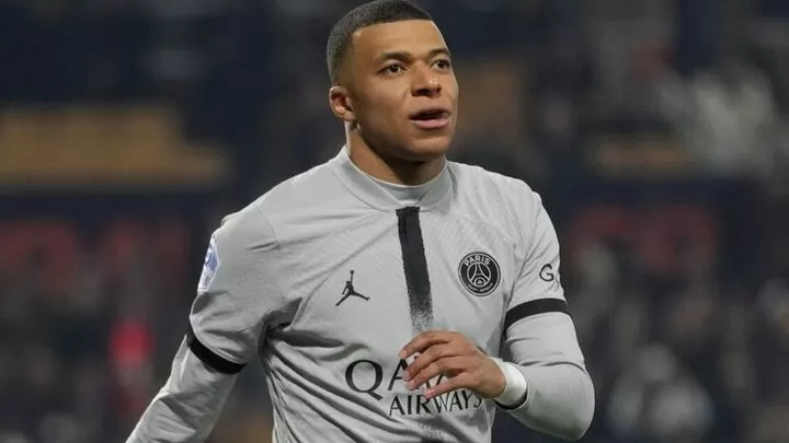 Kylian Mbappe: Paris Saint-Germain forward tells Ligue 1 champions he is  not leaving the club this summer under any circumstances, Football News