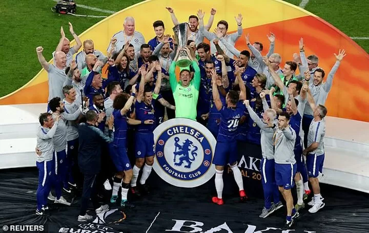 Rob Green does a John Terry by wearing full Chelsea kit to lift trophy| All  Football