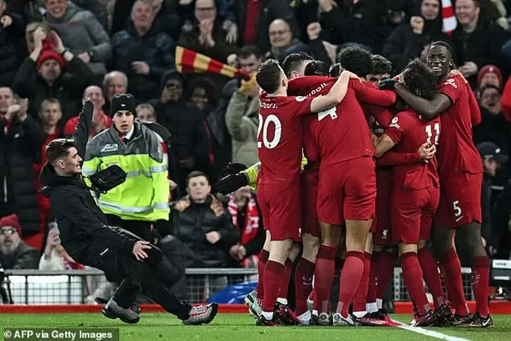 Liverpool on pitch jersey outlet