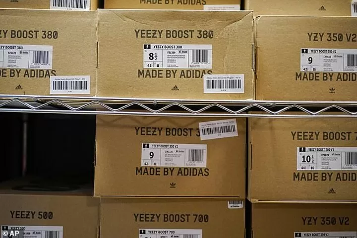 adidas gazelle silver green womens adidas Yeezy Boost 350 V2 (Static) 4.5 main image 1