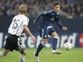 Mesut Özil deja el fútbol