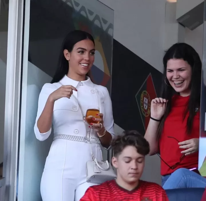 Ronaldo Sipping / Drinking