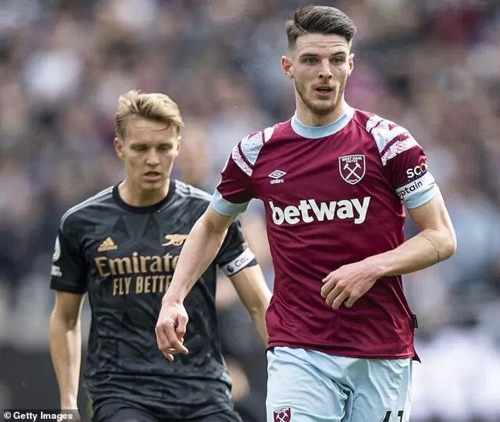 Arsenal's top summer target Declan Rice gets Odegaard to sign a shirt for  him| All Football