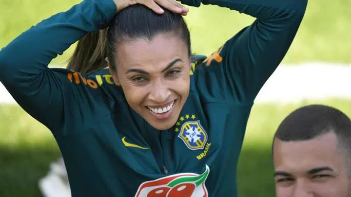 Marta becomes first player to score in five WC and she equals Klose's WC  goals